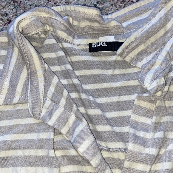 Urban Outfitters Flowy Button Up size medium - Picture 2 of 2